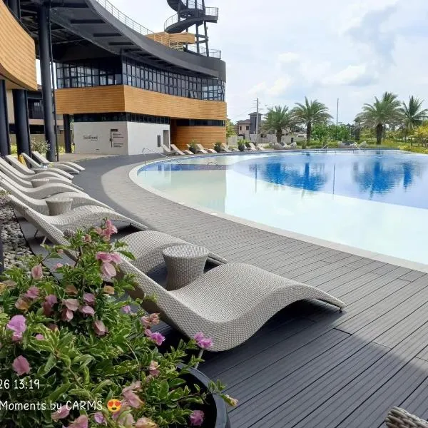 Beach Hive Seafront Villa at San Juan Batangas, hotel v destinaci Batangas