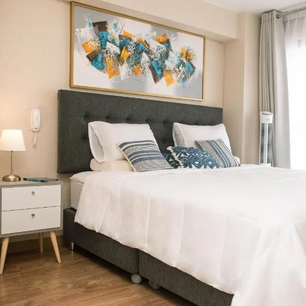 Modern 3BR 2BA Apt Gym and Parking Near Real Plaza, UP and Trendy Cafés, hotel en Lima