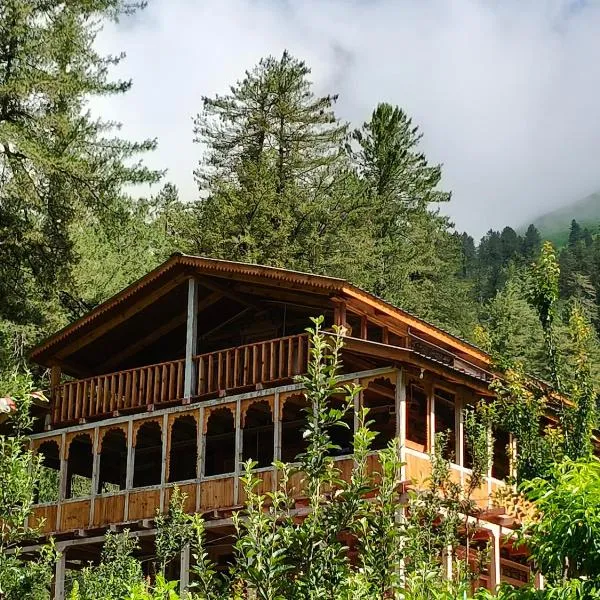 Mysterious Kutla Cottage,Kutla, Tosh, hotel din Chhorang