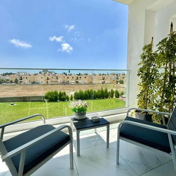 Chill and Stay-Luxury Studio in Kato Paphos, hotel in Paphos City