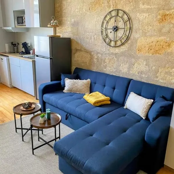Charming apartment Bordeaux TRAM D Croix Seguey, hotel in Bordeaux