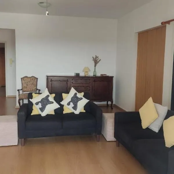 3-bedroom penthouse, hotel in Larnaka