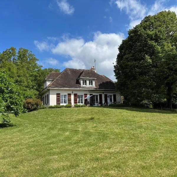Calme & Accueillant, hotel em Montrésor