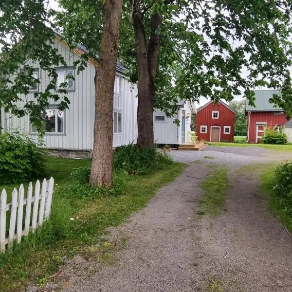 Flekkan gård, hotel in Kleiv