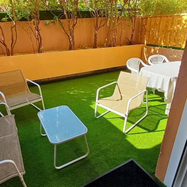 Plein centre à 3 mn à pied de la plage, hotel in Sainte-Maxime