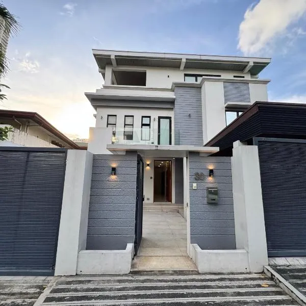 Halika Villa & Capitolo events place near BGC, hotel v destinácii Manila