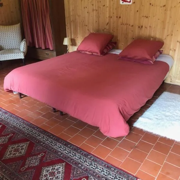 Manoir du Val Harangt، فندق في Mardilly