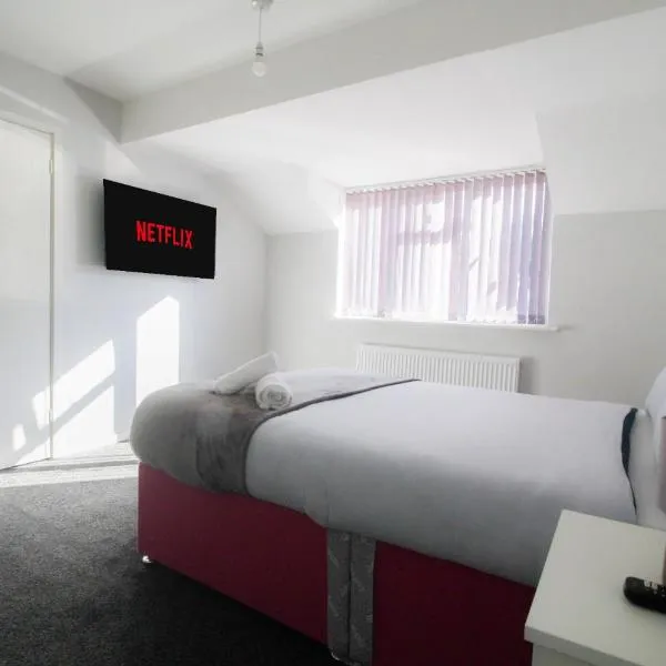 Private En-Suite With Free Wi-Fi & Parking in Wolverhampton, hotel v destinaci Coseley
