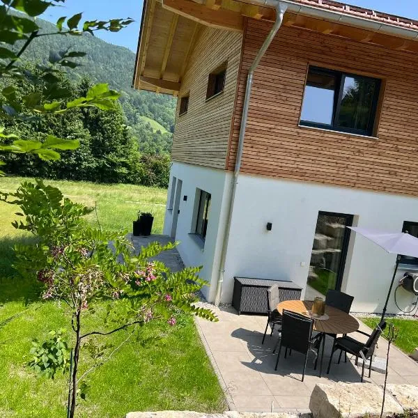 Servus in der Wiesenstrasse inklusive Chiemgaukarte – hotel w mieście Ruhpolding