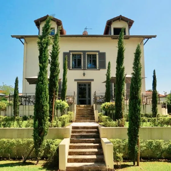 Hôtel Villa la Renaissance – hotel w Bajonnie