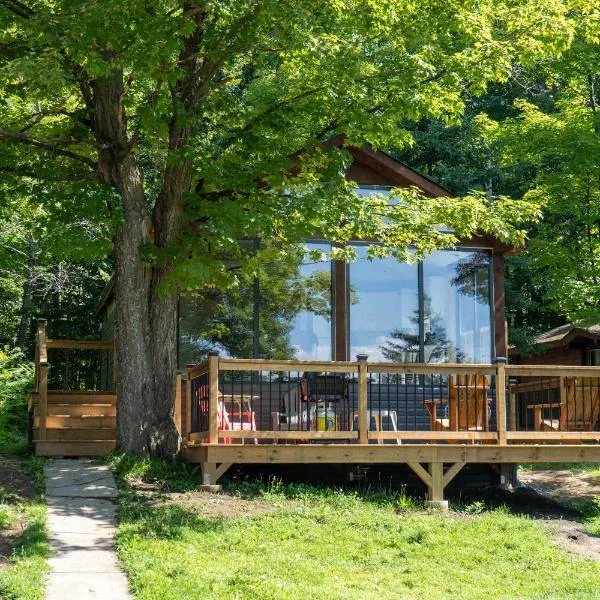 Lake Muskoka Deluxe 2-bdrm Cottage - Pier 100 #60, hotell i Port Carling