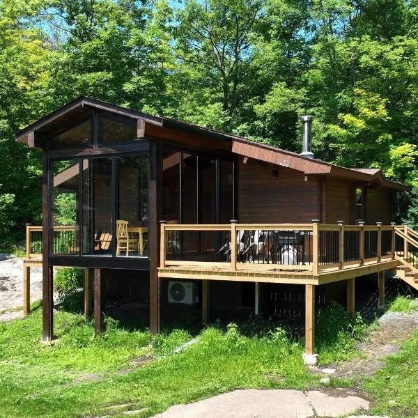 Lake Muskoka 3-bedroom Cottage - Pier 100 #30, hotell i Port Carling