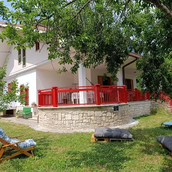 Casa BnB Pappappero Monti della Laga, hotel v destinaci Fioli