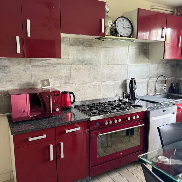 Lovely house with a view of Vienna, hotel em Le Palais-sur-Vienne