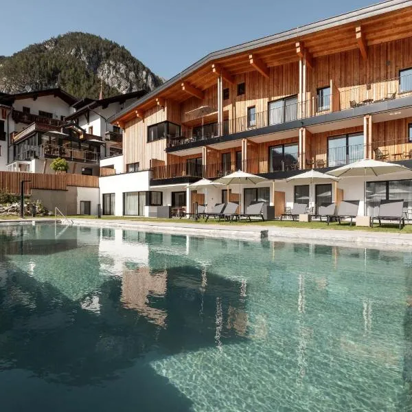 Hotel Traube, ξενοδοχείο σε Pettneu am Arlberg