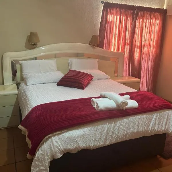 Reen's Guest House, hotel v destinaci Boksburg