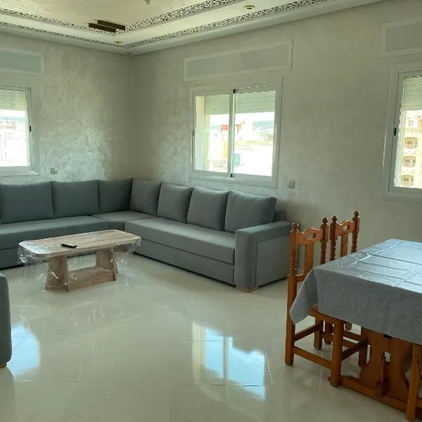 Big Appart proche Stade Ibn Batouta Tanger, hotelli kohteessa Tangier