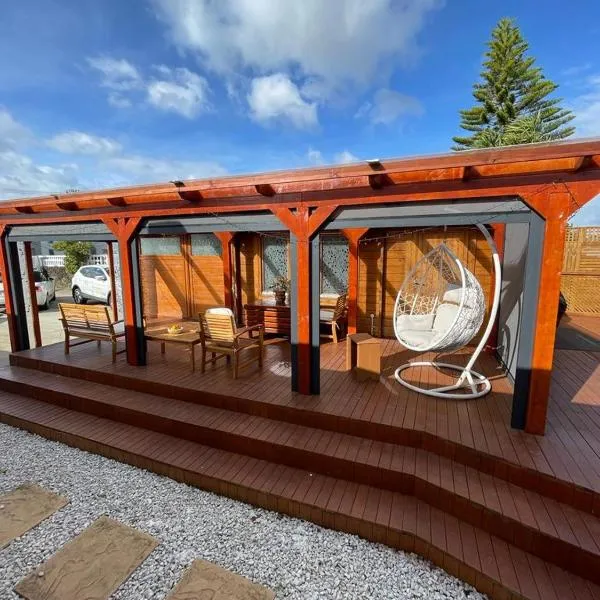 Near the Airport Cozy Cabin Style Entire Tiny Home, hotel v Aucklandu