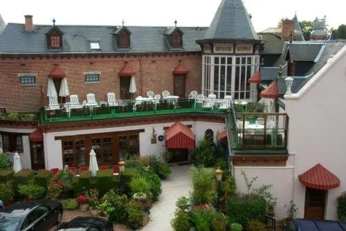 Chateau La Tour Du Roy, hotel v destinaci Vervins
