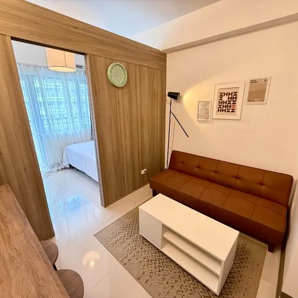 Prime Location condo near MRT, SM Megamall, BGC!, hotel em Manila