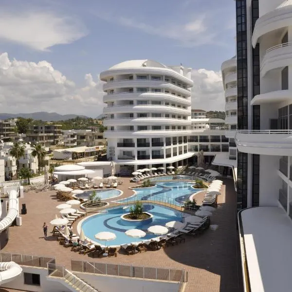 Laguna Beach Alya Resort & Spa, hotel Okurcalarban