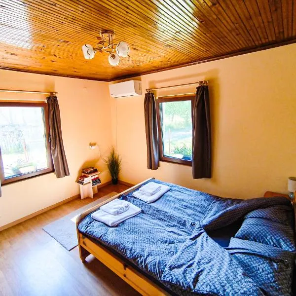 Вила Хармония Harmony Cottage, hotel em Zhilentsi