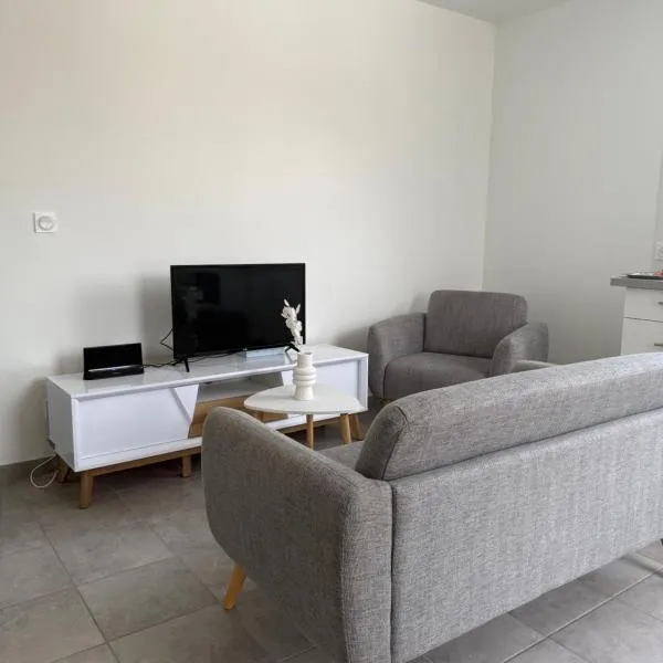 Appartement moderne et spacieux 3, hotel a Carbon-Blanc