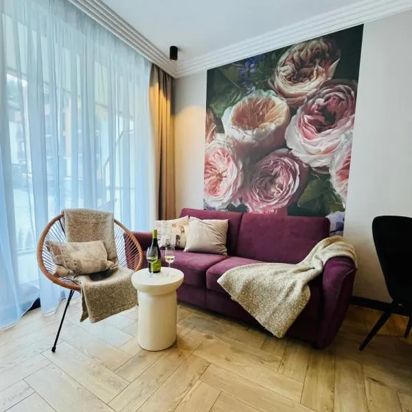 Flowers & Cinnamon Mariental Apartments、シュクラルスカ・ポレンバのホテル