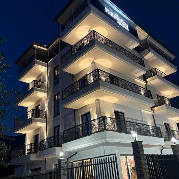 Ferdinand Residence, hotel a Himare