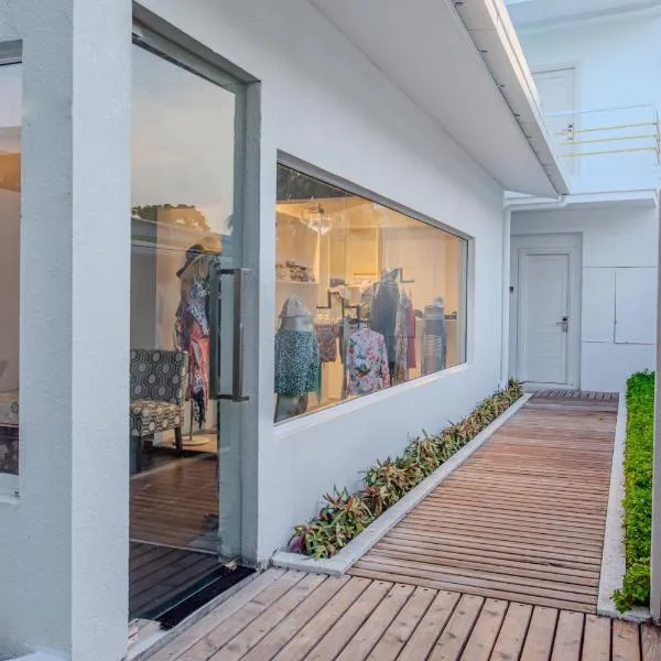 Avenly Omadhoo, hotel i Omadhoo