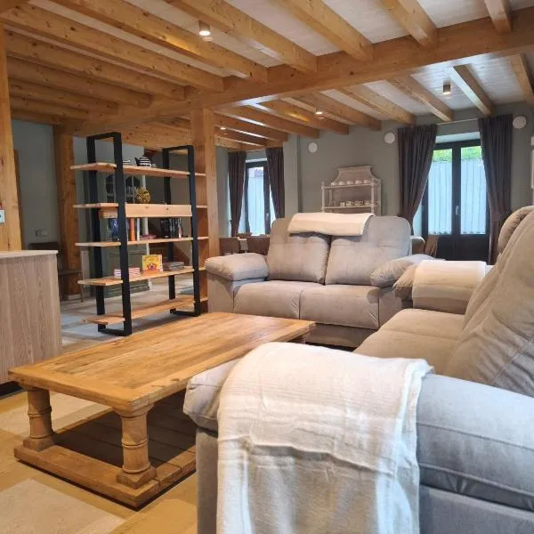 Viesnīca La Casa de La Villa by Casas de Los Picos pilsētā Panesa
