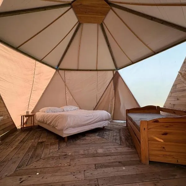 Les Cabanes du Vigné, hotel v destinaci Molandier