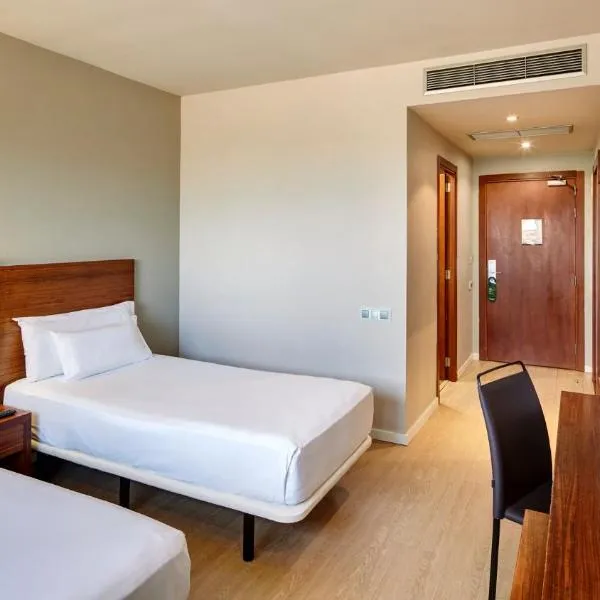 斯考特而蒙卡达城市酒店，位于蒙卡达和雷克萨奇的酒店