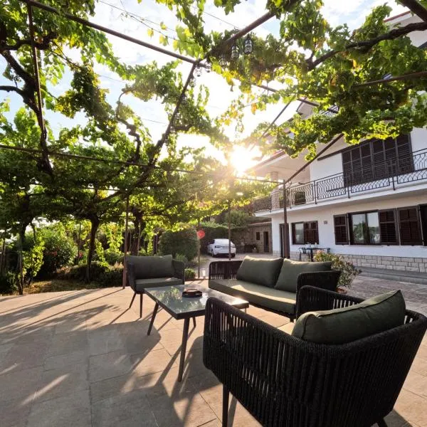 Garden Apartments, khách sạn ở Portorož