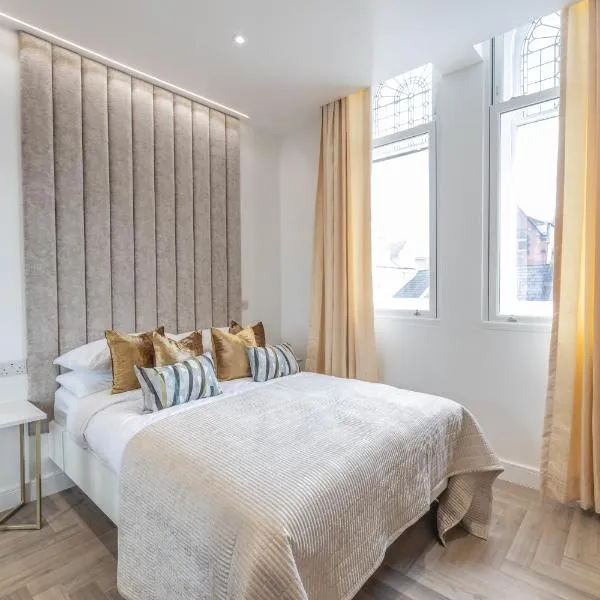 Boutique City Centre Balcony Suite Perfect For Couples & Businesses With Free Gym By The Pocklington - Richard III Suite, hotel in Leicester