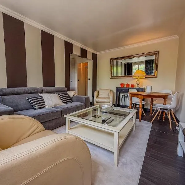 T3 familial avec chambre d'enfants, hotel u gradu Šartr