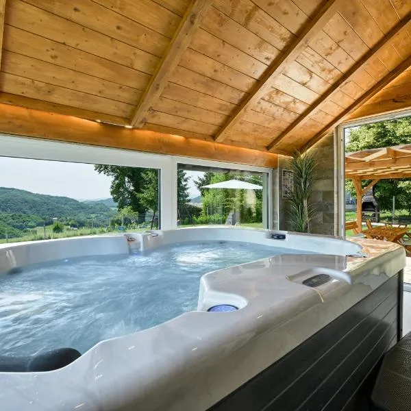 Private Villa with Pool and Jacuzzi Dreamy Hill, hotel v destinaci Pregrada
