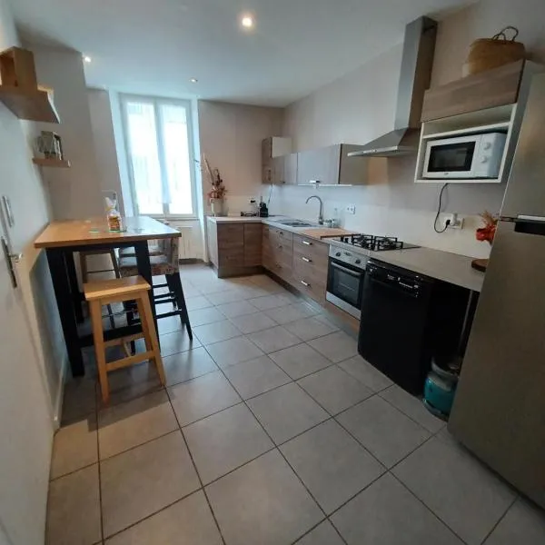 Charmant logement de Qualité - Centre ville de Millau, khách sạn ở Millau
