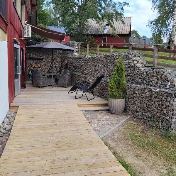 Grill house, hotell i Hem