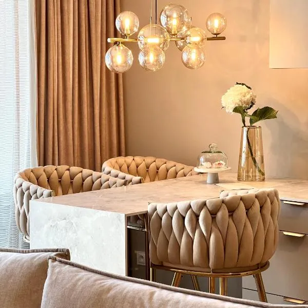 Apartamenty Pod Dębowcem Comfort, hotel v destinaci Bielsko-Biala