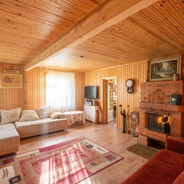 Juniper tree house, hotel in Alajõe