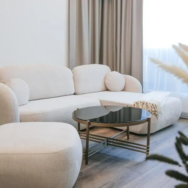 Luxury City-Center Apartment in Bratislava - Parking Included, hotel in Bratislava
