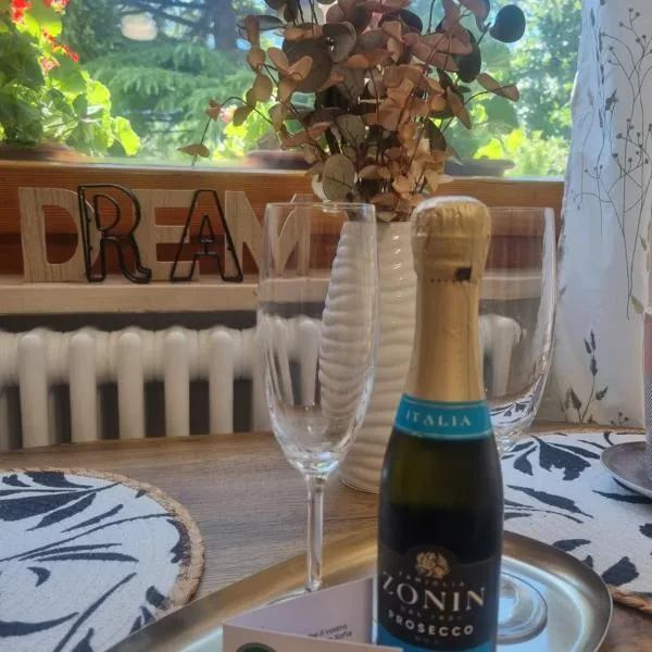 Tiny House Sofia, hotel u gradu Aosta