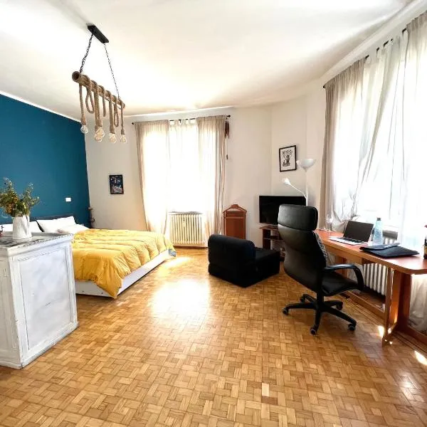 Pine Art house - relax creativo, hotel a Pinerolo