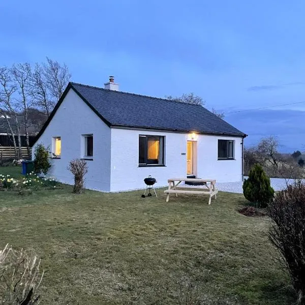 2 Bed in Camus Croise 86437, hotel in Isleornsay