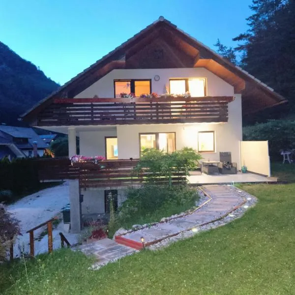 Apartment Magnolia, hotel in Blejska Dobrava