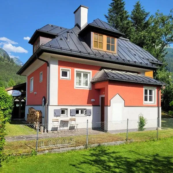 Villa Schnuck - das rote Ferienhaus, hotel v Bad Gasteinu