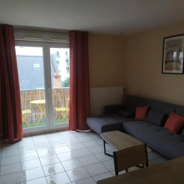 T3 COSY 2 chambres proche TOURS, hotel in La Riche