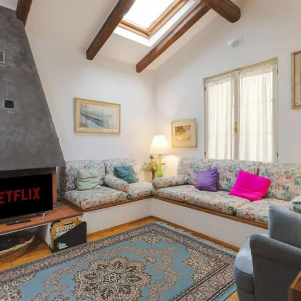 Private Garden Elegant House 5 minutes from the sea, hotell i Trieste