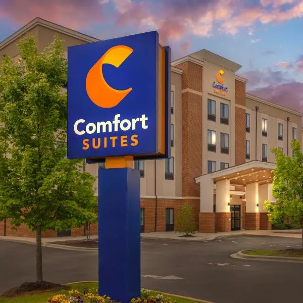 Comfort Suites Greensboro-High Point, hotel in Greensboro